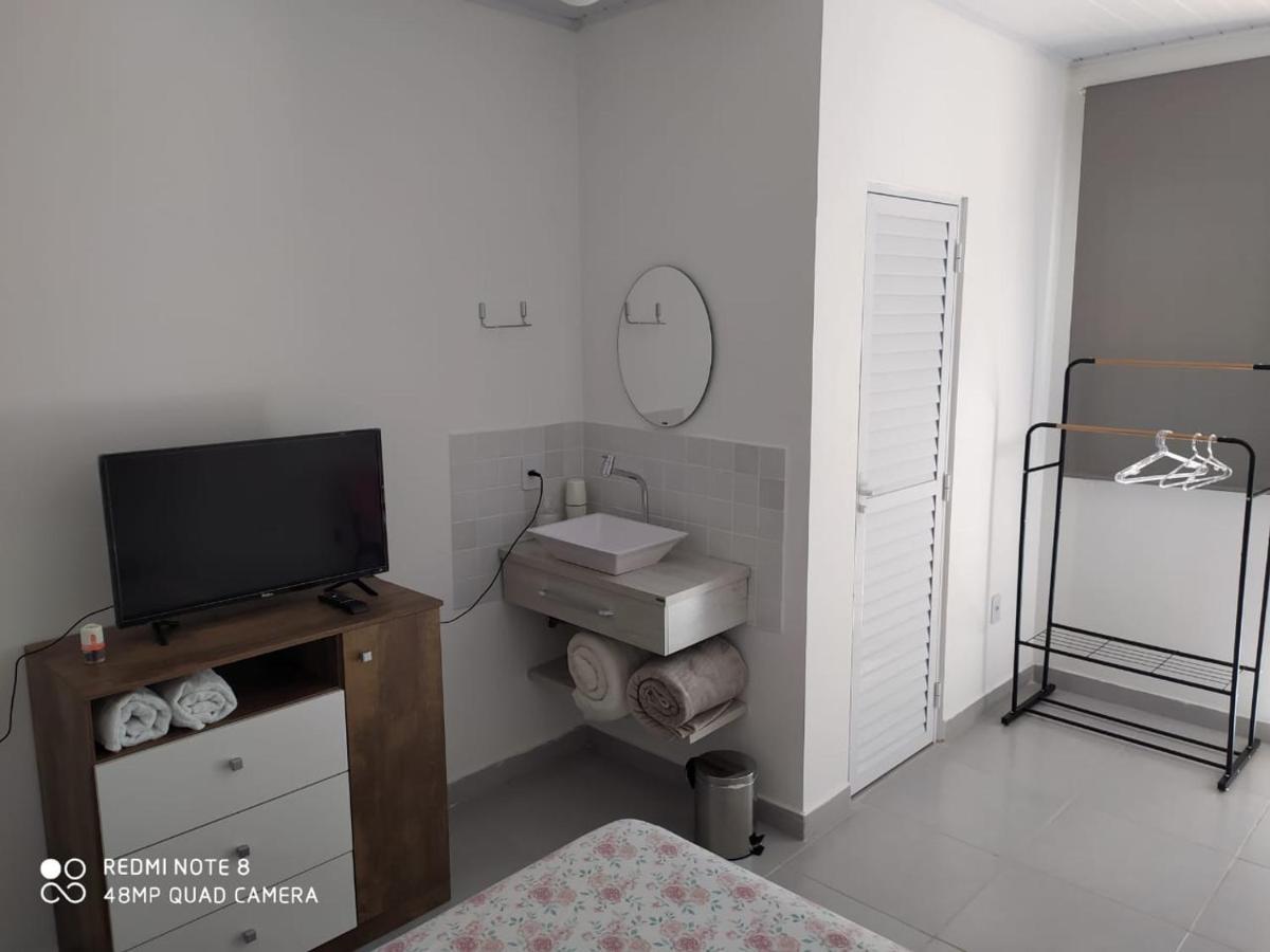 Pousada Casa Verde - Quartos Individuais - Smart Tv 32 - E Banheiro Privativo Lejlighed Itajaí Eksteriør billede