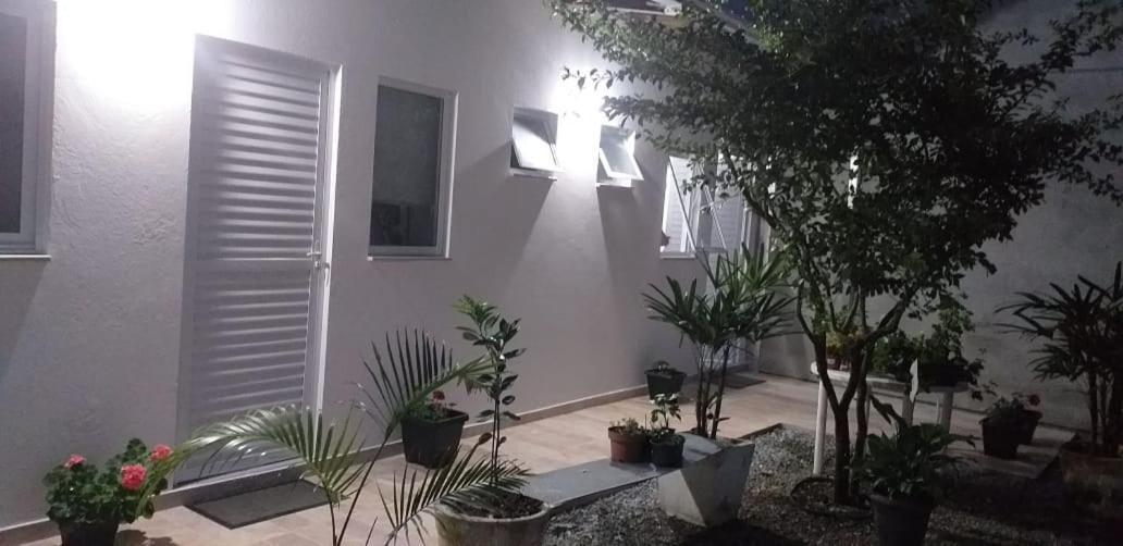 Pousada Casa Verde - Quartos Individuais - Smart Tv 32 - E Banheiro Privativo Lejlighed Itajaí Eksteriør billede