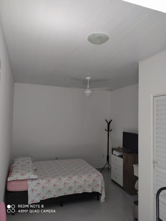 Pousada Casa Verde - Quartos Individuais - Smart Tv 32 - E Banheiro Privativo Lejlighed Itajaí Eksteriør billede