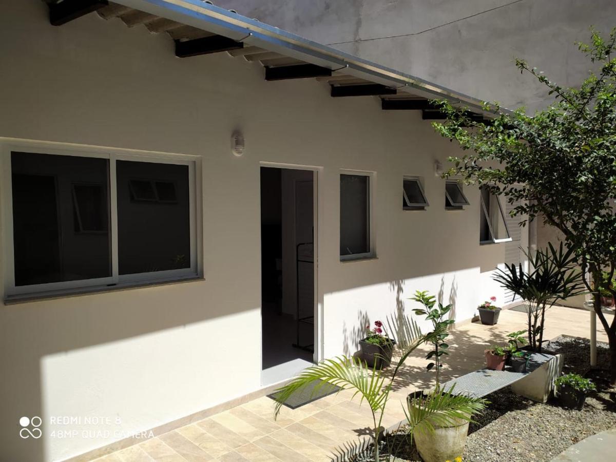 Pousada Casa Verde - Quartos Individuais - Smart Tv 32 - E Banheiro Privativo Lejlighed Itajaí Eksteriør billede