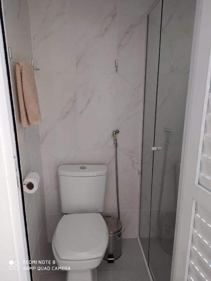 Pousada Casa Verde - Quartos Individuais - Smart Tv 32 - E Banheiro Privativo Lejlighed Itajaí Eksteriør billede