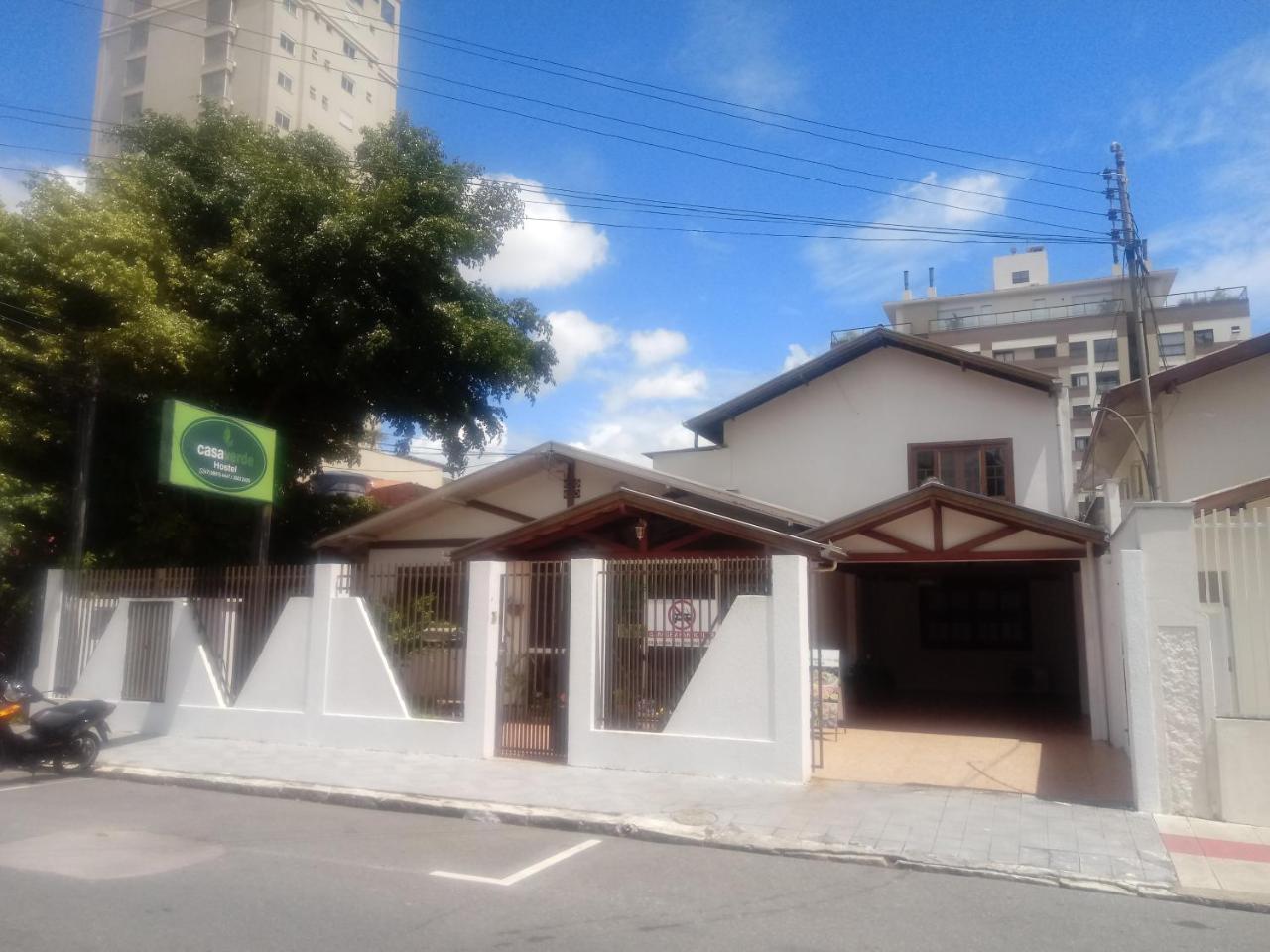 Pousada Casa Verde - Quartos Individuais - Smart Tv 32 - E Banheiro Privativo Lejlighed Itajaí Eksteriør billede