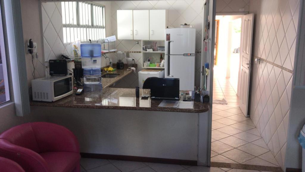 Pousada Casa Verde - Quartos Individuais - Smart Tv 32 - E Banheiro Privativo Lejlighed Itajaí Eksteriør billede